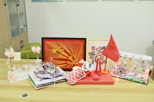 一等奖合照(3) 一等奖合照(3)